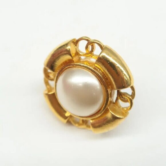 100% Authentic CHANEL Gold Metal CC Pearl Clip-On Earrings - Picture 3 of 9